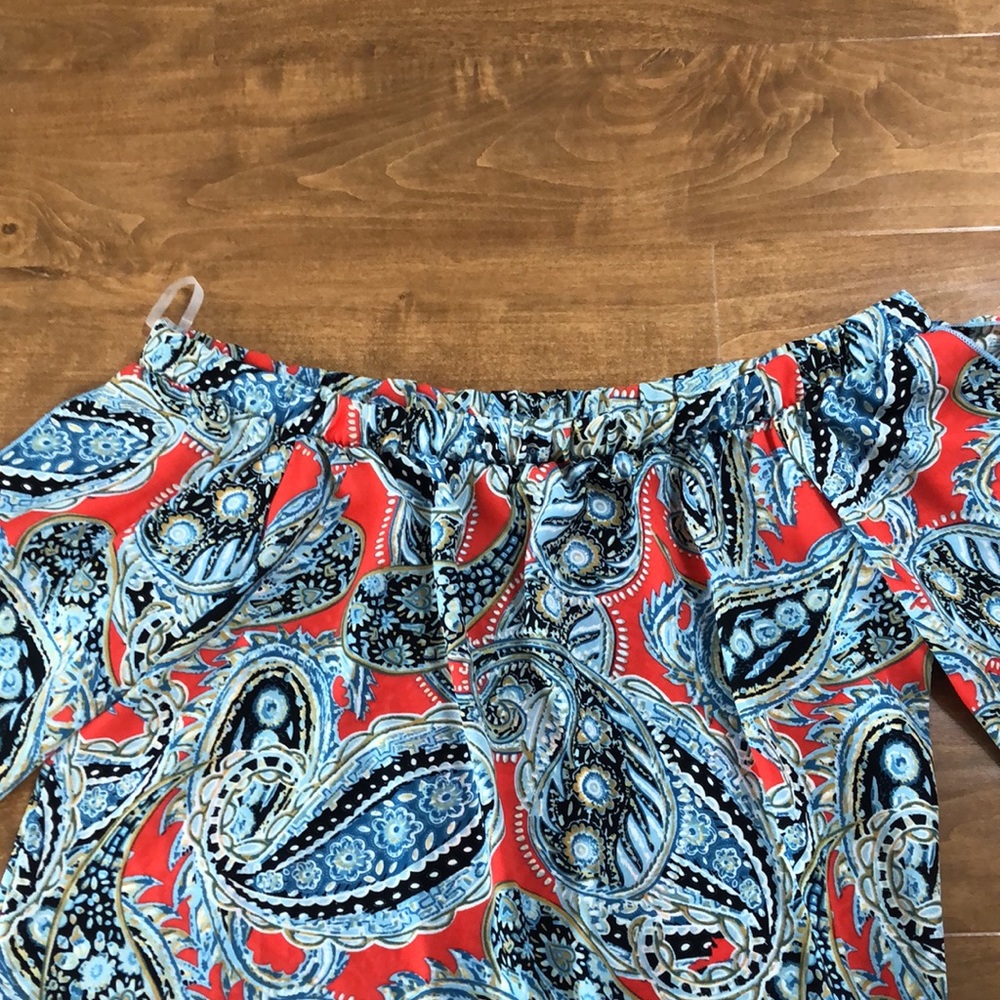 Tyche Off-Shoulder Blouse - Picture 3 of 12